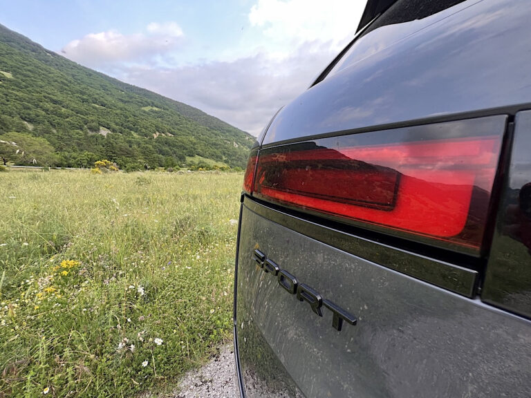 Range Rover Sport plug-in hybrid: le foto della prova su strada