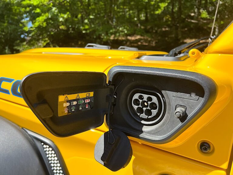 Jeep Wrangler 4Xe Unlimited Rubicon: le immagini
