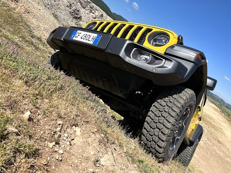 Jeep Wrangler 4Xe Unlimited Rubicon: le immagini