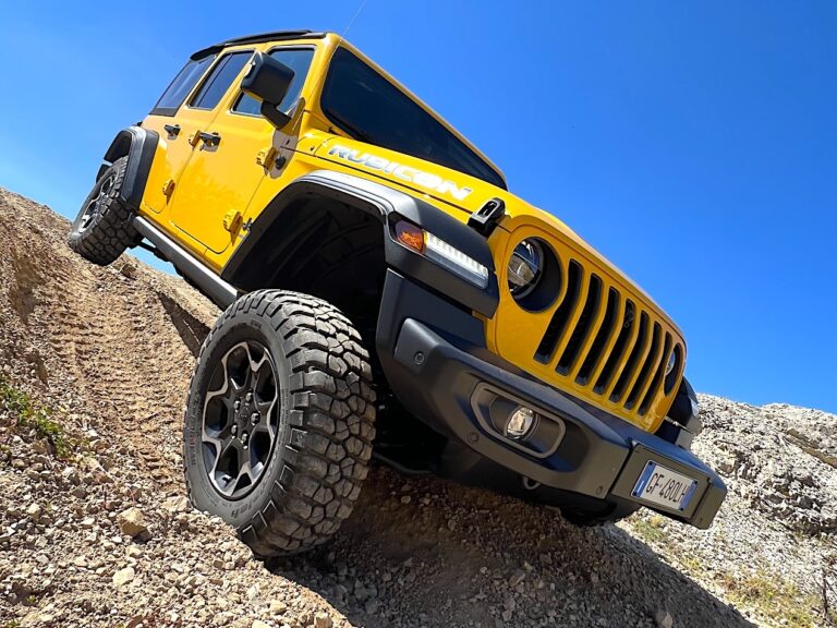 Jeep Wrangler 4Xe Unlimited Rubicon: le immagini