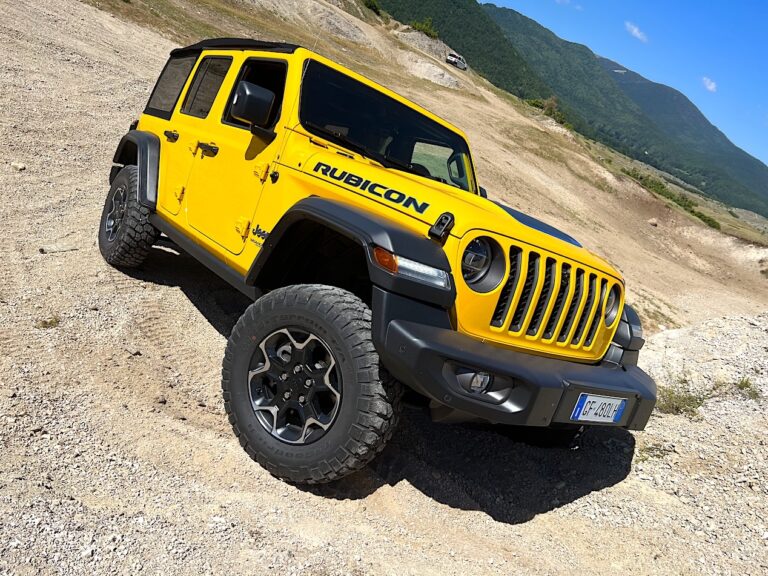 Jeep Wrangler 4Xe Unlimited Rubicon: le immagini