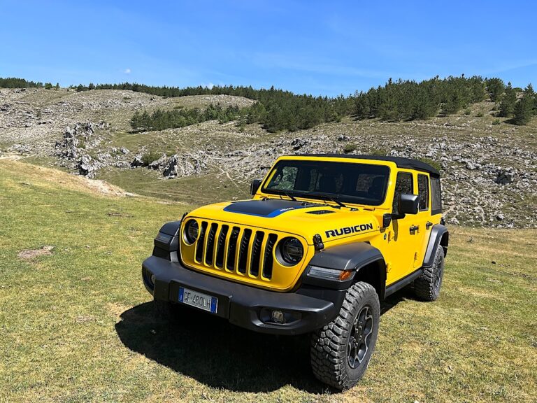 Jeep Wrangler 4Xe Unlimited Rubicon: le immagini