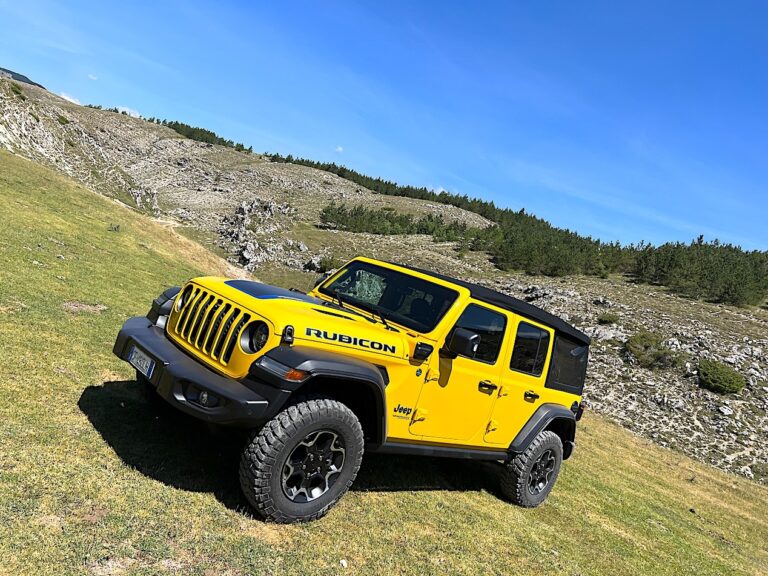 Jeep Wrangler 4Xe Unlimited Rubicon: le immagini