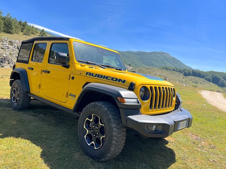 Jeep Wrangler 4Xe Unlimited Rubicon: le immagini