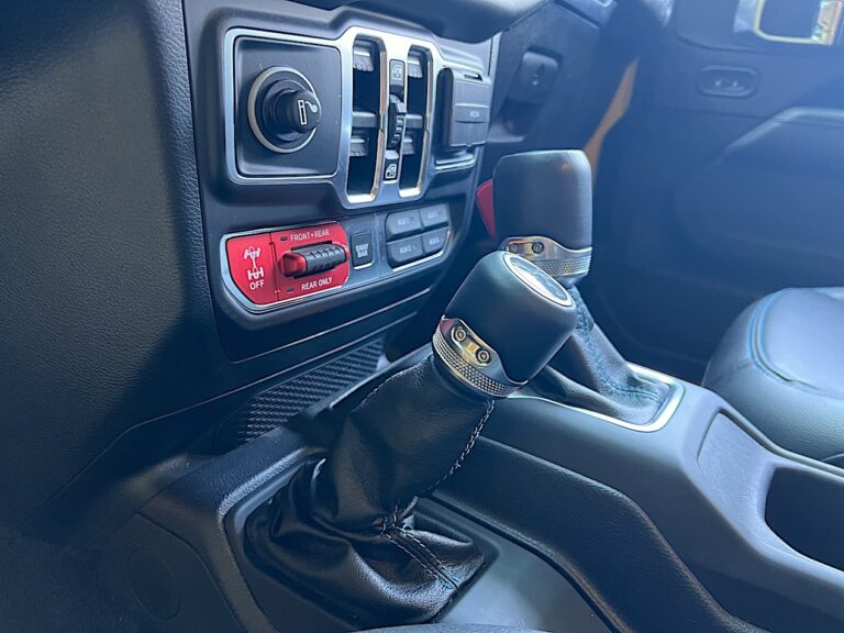 Jeep Wrangler 4Xe Unlimited Rubicon: le immagini