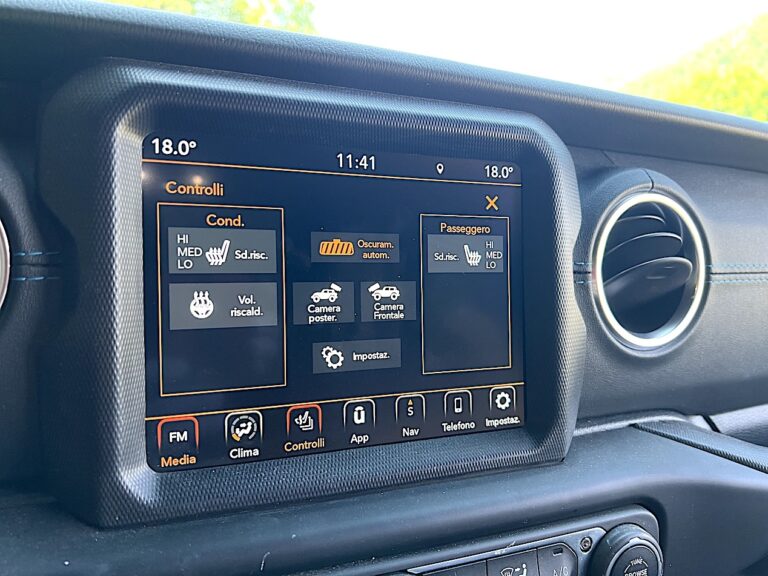 Jeep Wrangler 4Xe Unlimited Rubicon: le immagini