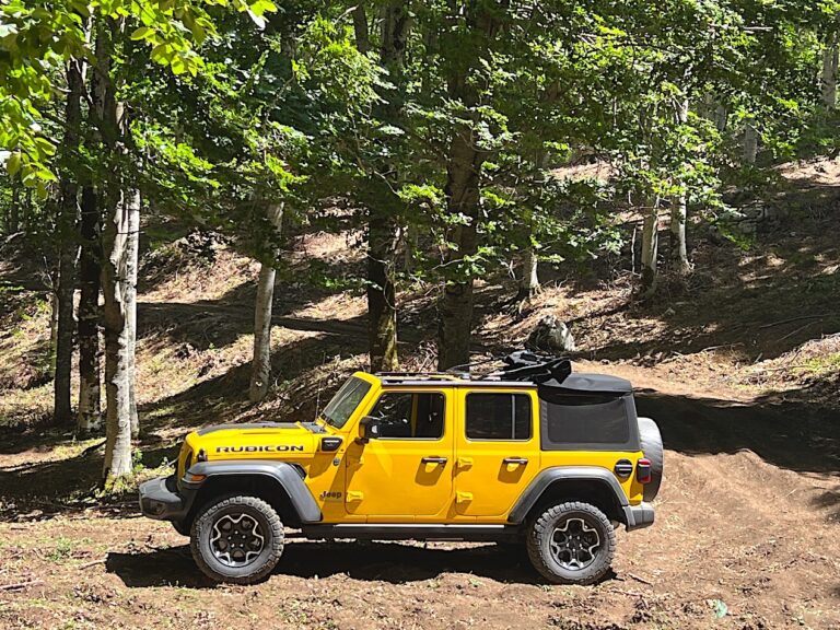Jeep Wrangler 4Xe Unlimited Rubicon: le immagini