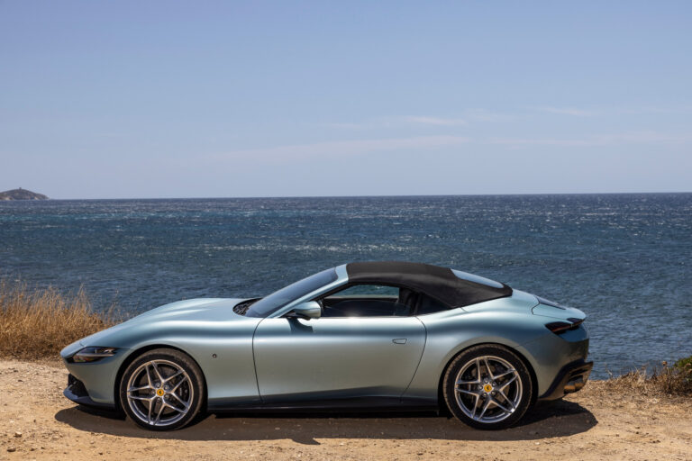 Ferrari Roma Spider: le foto della prova su strada