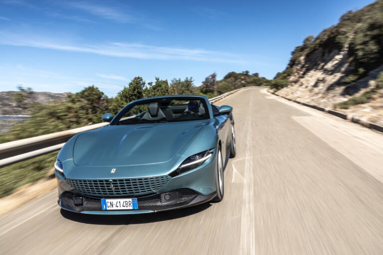 Ferrari Roma Spider: le foto della prova su strada