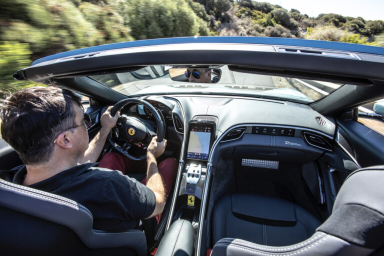 Ferrari Roma Spider: le foto della prova su strada