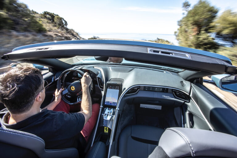 Ferrari Roma Spider: le foto della prova su strada