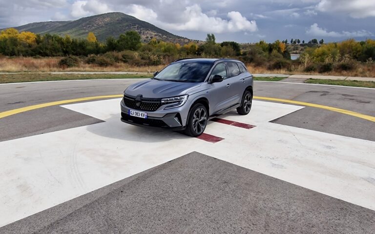 Renault Austral: le immagini ufficiali