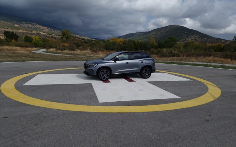 Renault Austral: le immagini ufficiali