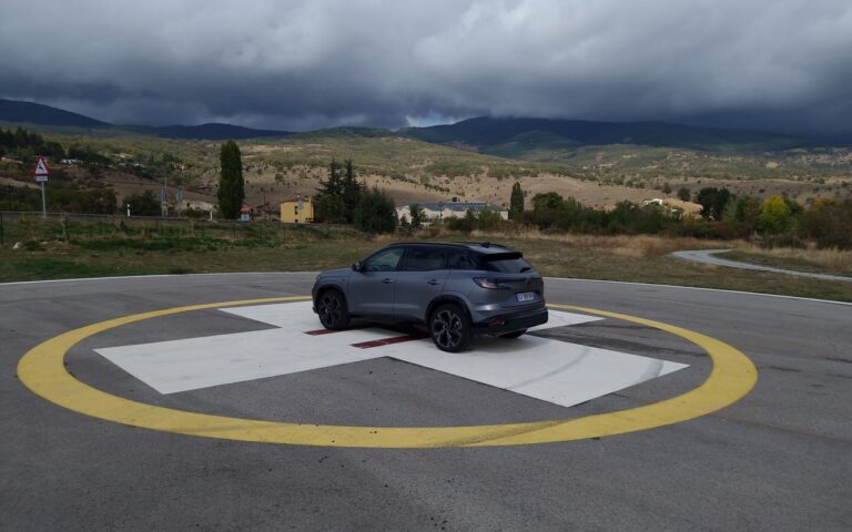Renault Austral: le immagini ufficiali