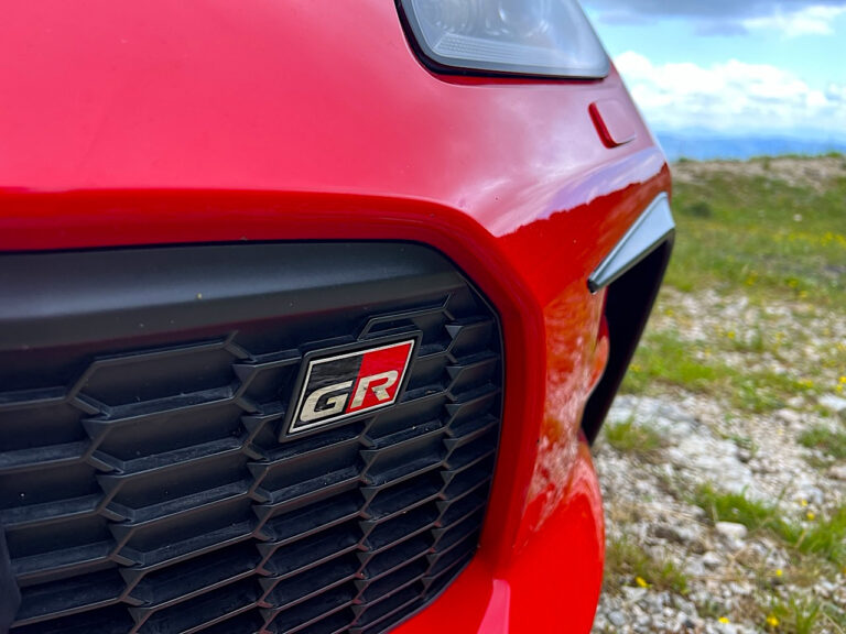 Toyota GR86: le foto della prova su strada