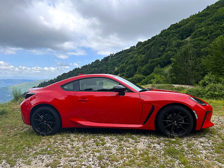 Toyota GR86: le foto della prova su strada