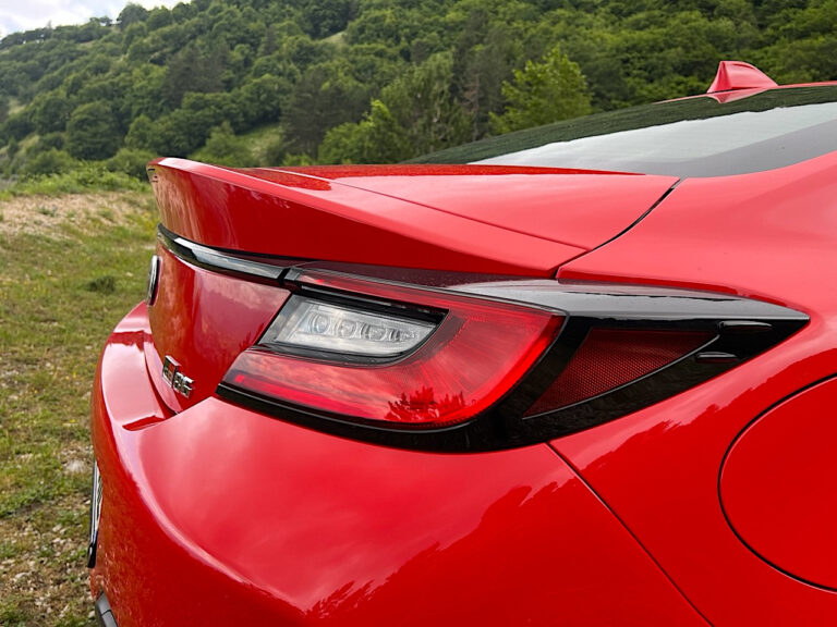 Toyota GR86: le foto della prova su strada