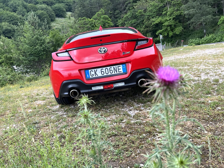 Toyota GR86: le foto della prova su strada