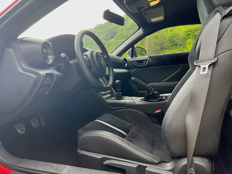 Toyota GR86: le foto della prova su strada