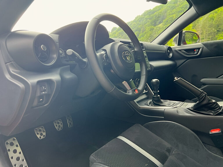 Toyota GR86: le foto della prova su strada