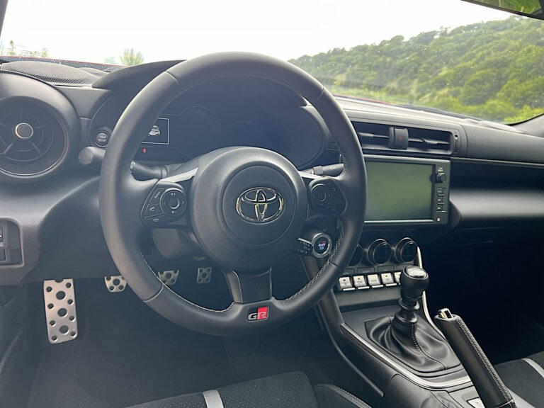 Toyota GR86: le foto della prova su strada