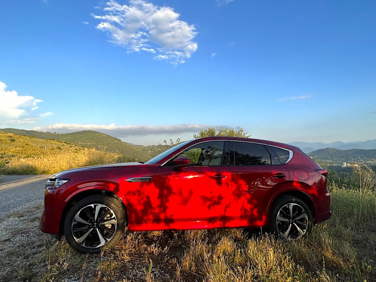 Mazda CX-60 PHEV: le foto della prova su strada