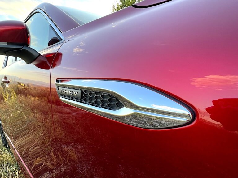 Mazda CX-60 PHEV: le foto della prova su strada
