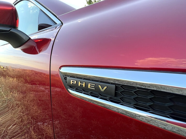 Mazda CX-60 PHEV: le foto della prova su strada