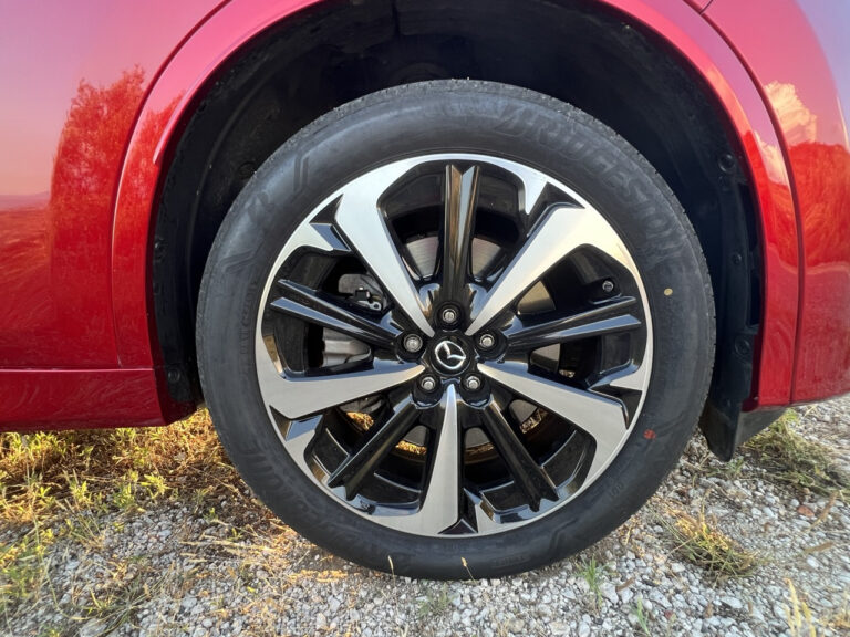 Mazda CX-60 PHEV: le foto della prova su strada