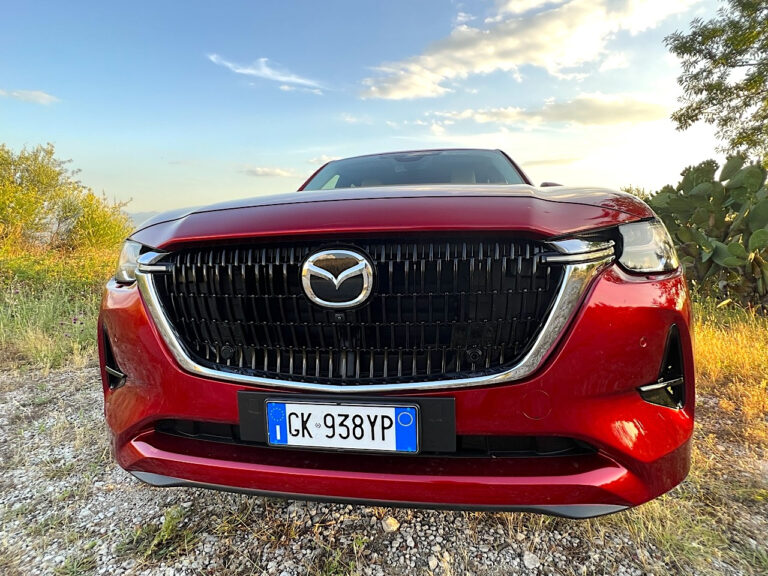 Mazda CX-60 PHEV: le foto della prova su strada