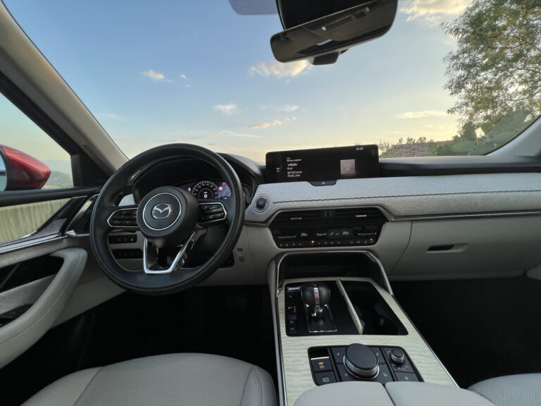 Mazda CX-60 PHEV: le foto della prova su strada