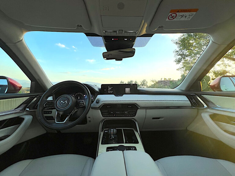 Mazda CX-60 PHEV: le foto della prova su strada