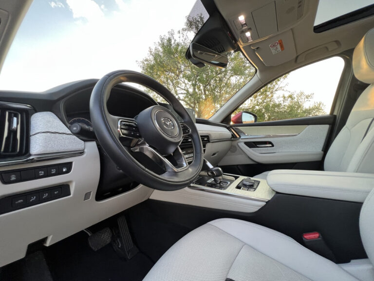 Mazda CX-60 PHEV: le foto della prova su strada