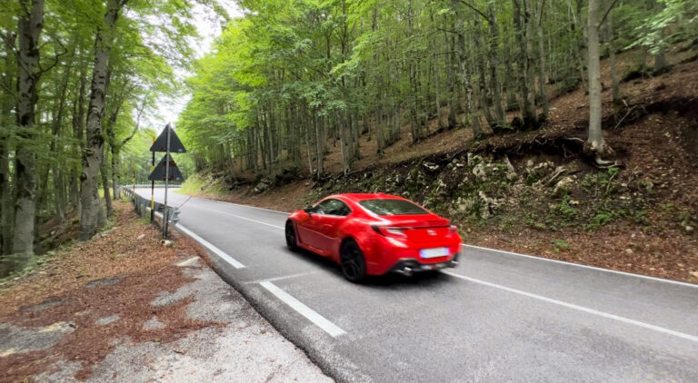 Toyota GR86: le foto della prova su strada