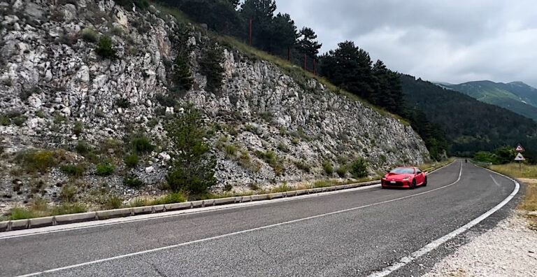 Toyota GR86: le foto della prova su strada