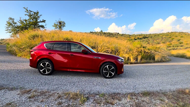 Mazda CX-60 PHEV: le foto della prova su strada