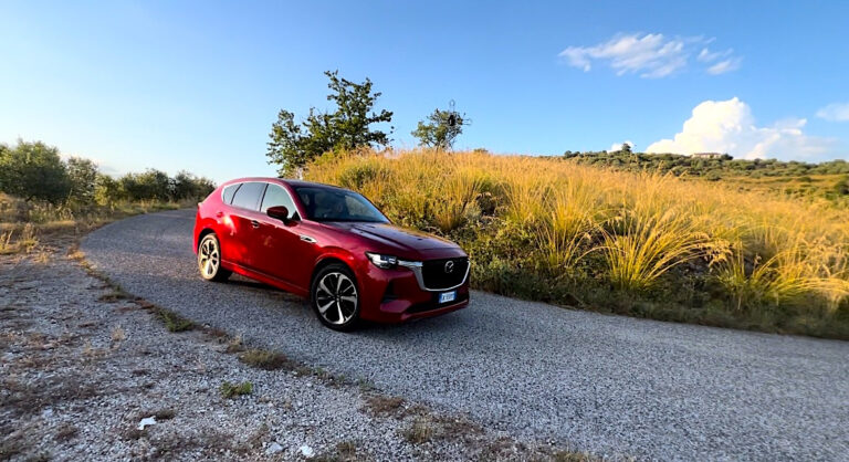 Mazda CX-60 PHEV: le foto della prova su strada