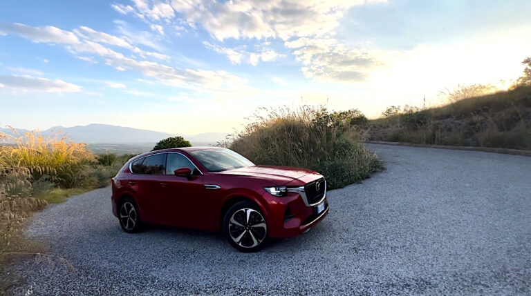 Mazda CX-60 PHEV: le foto della prova su strada