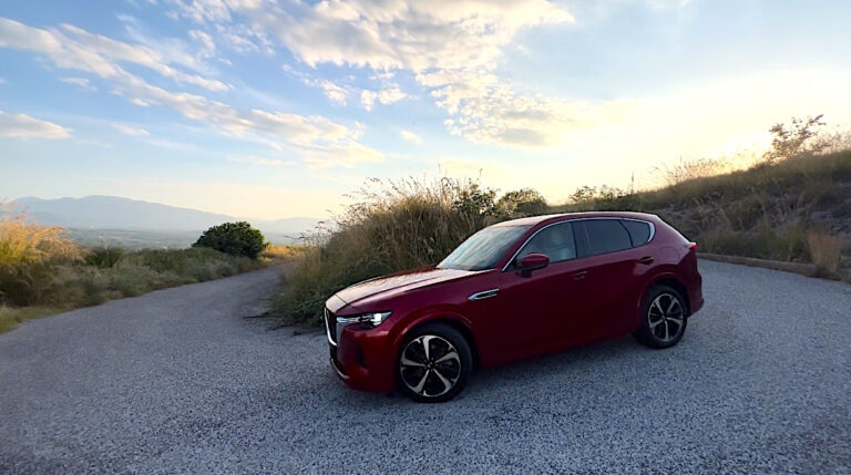 Mazda CX-60 PHEV: le foto della prova su strada