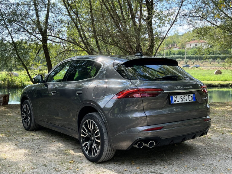 Maserati Grecale GT: le foto della prova su strada