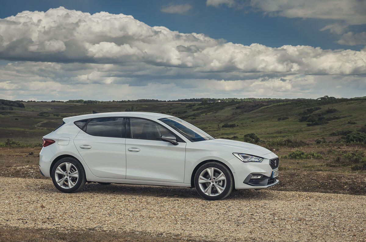 Seat sceglie l’ibrido, non l’elettrico: una mossa geniale?